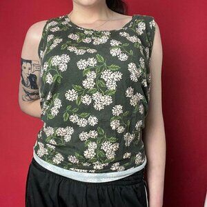 Hand sewn thick strap floral tank top 💚🤍​​​​​​​​​​​​